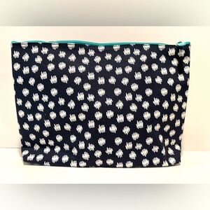THIRTY-ONE GIFTS Navy Doodle Dot Large Zipper Pouch